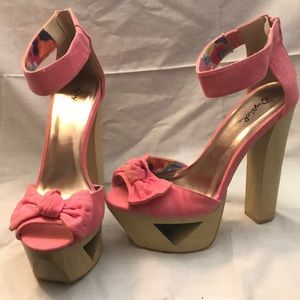 Pink denim bow platform shoes